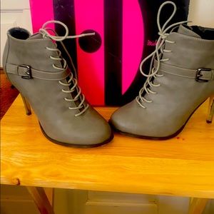 Ankle lace up boots